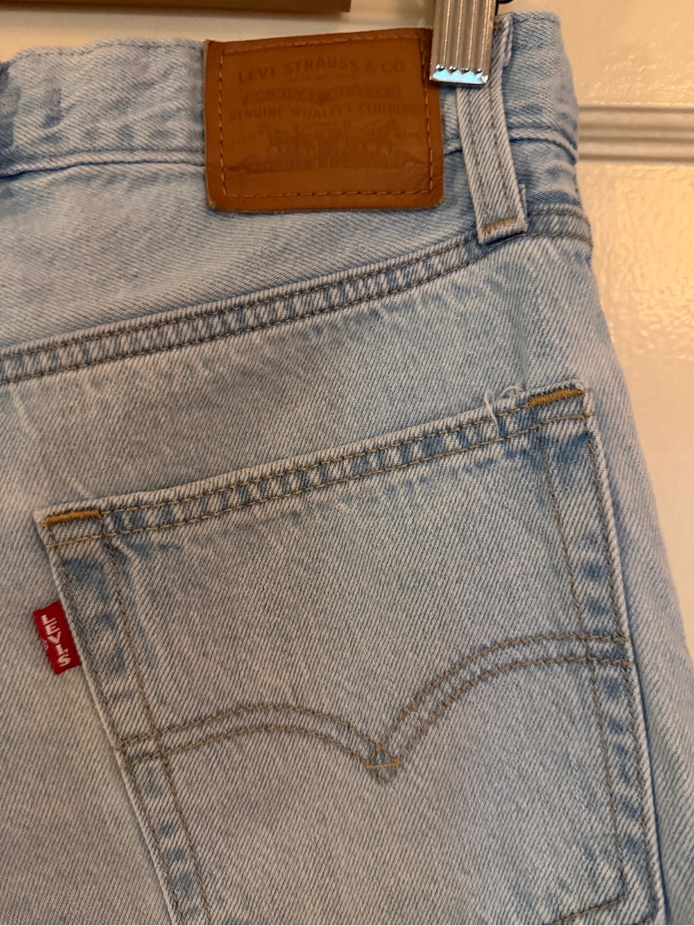 Levi's Baggy Dad Wide Leg Jeans - Picture 4 of 6